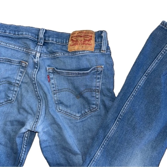 Women’s Levi’s 💕✨ - Picture 4 of 6
